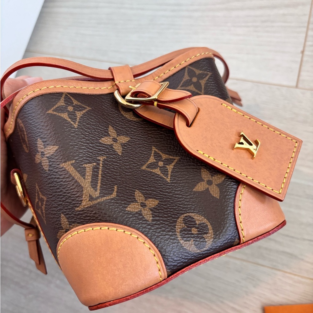 Louis Vuitton noe purse - Picture 5 of 16